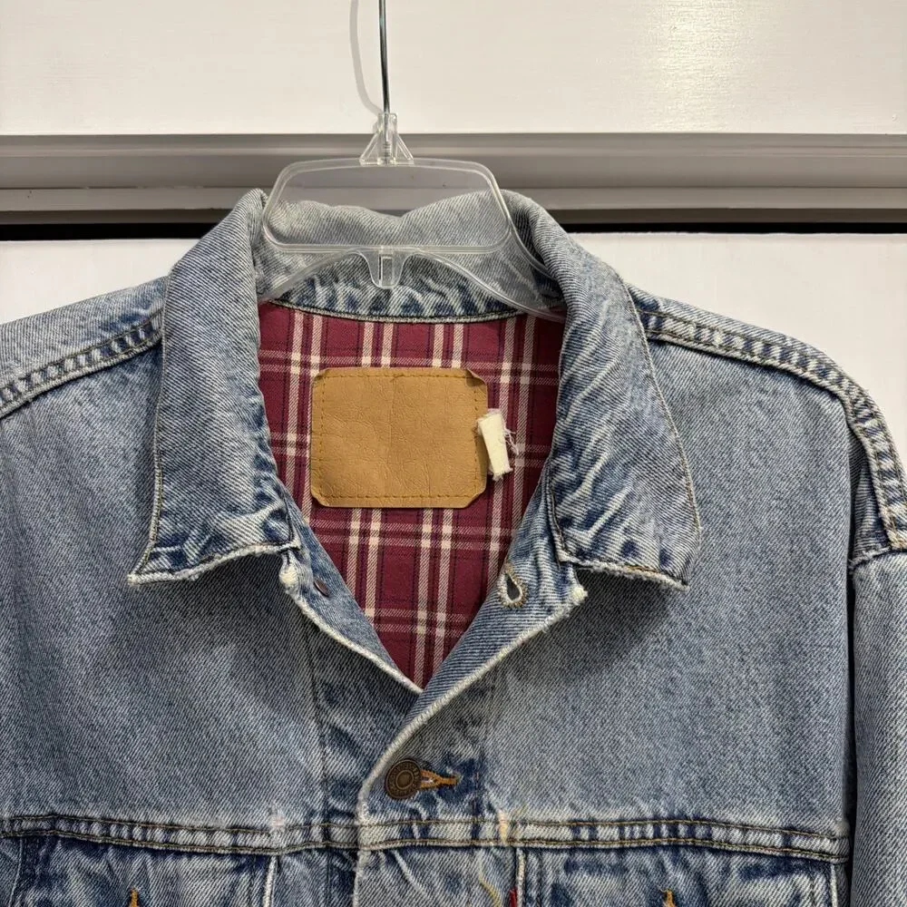 VTG Levi’s 70614 Denim Trucker Jean Jacket, Red Plaid Lining,‎ Faded/Thrashed